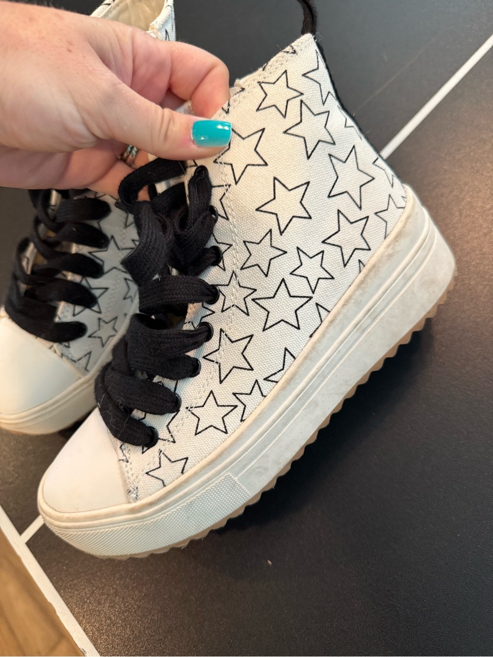 art class White Canvas High-Top Sneakers with Black Star Print